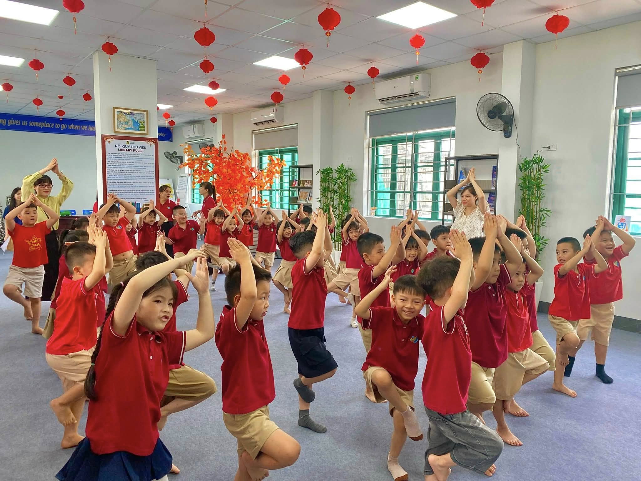 Khoảnh khắc đáng yêu của các bé trong ngày trải nghiệm tại Trường Tiểu học, THCS Kinh Đô.